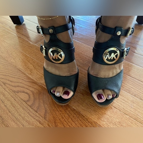 MICHAEL Michael Kors Platform Sandals Women’s Black Size 6.5 - Picture 2 of 6